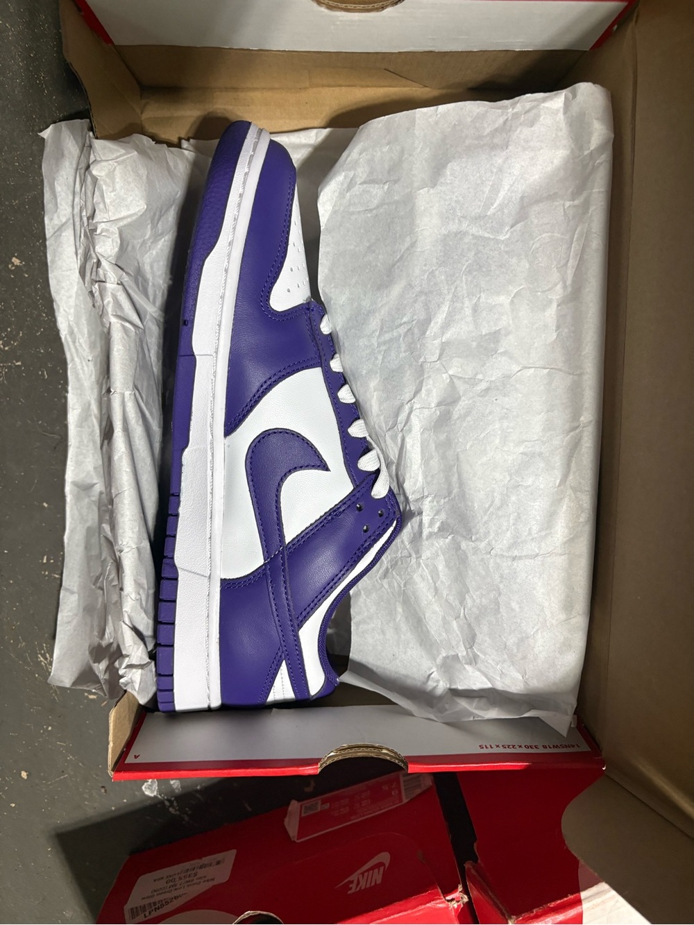 Nike Dunk Low Retro Purple & White Low-Top Sneaker - Unisex - BRAND NEW IN BOX - Picture 4 of 5